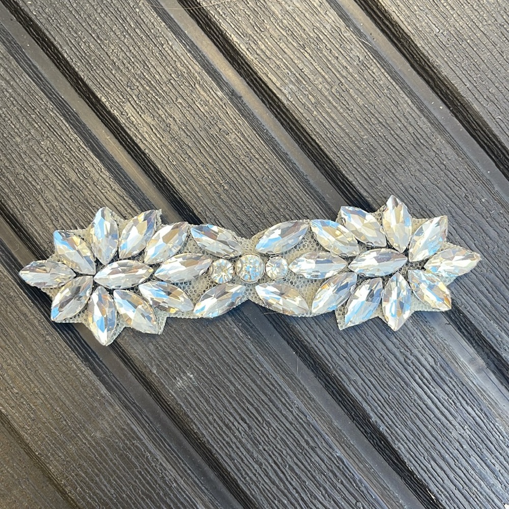 New Rhinestone Appliqué - Picture 5 of 16